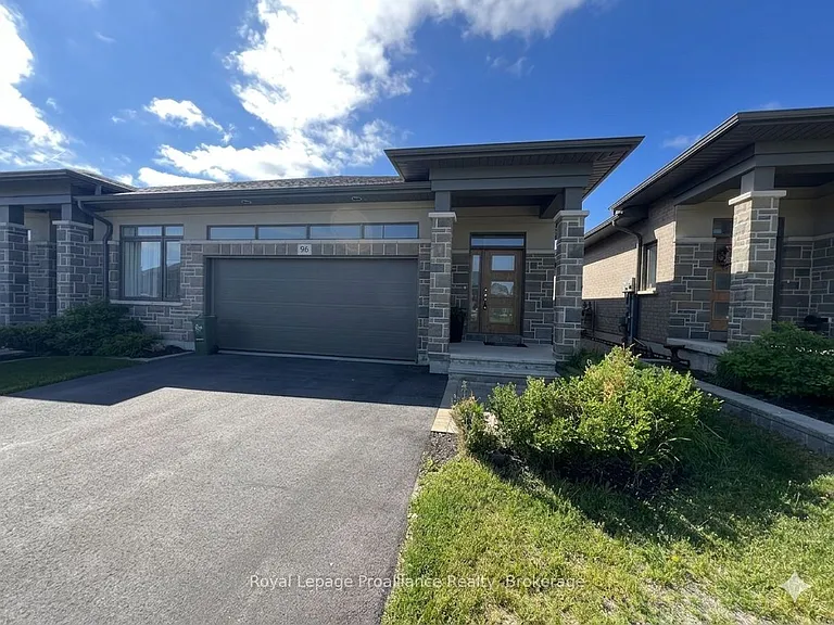 96 Covington Cres — Photo 1