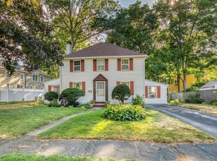 24 Martin Rd, Wellesley, MA 02481