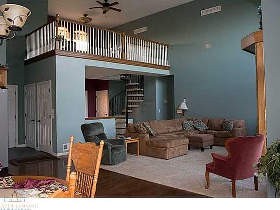 4th image of 725 John Finner Ln