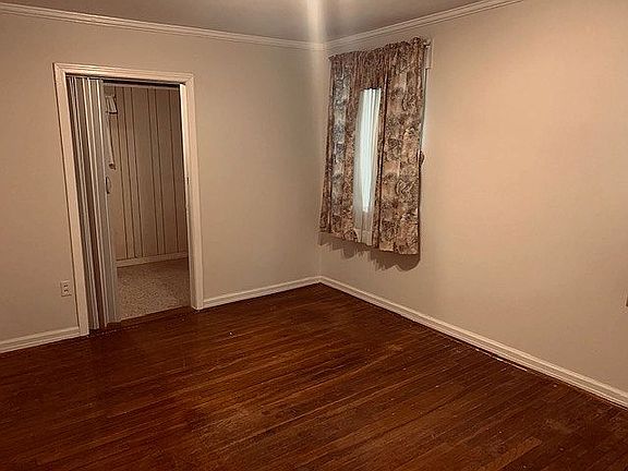 4th image of 3705 Catherine Ave
