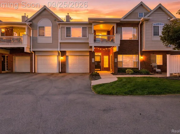 23036 Fairlane Blvd, Woodhaven, MI 48183