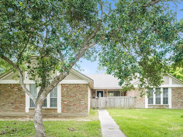 332 Coventry Ln