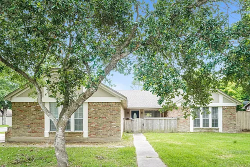 332 Coventry Ln Photo 1
