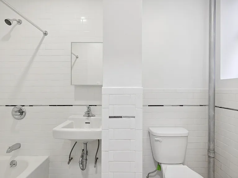 47 Delancey St #205 — Photo 2