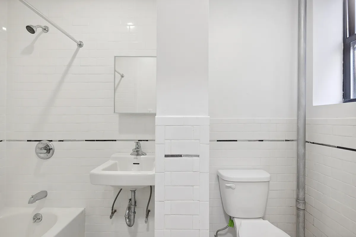 Building Photo - 47 Delancey St #205