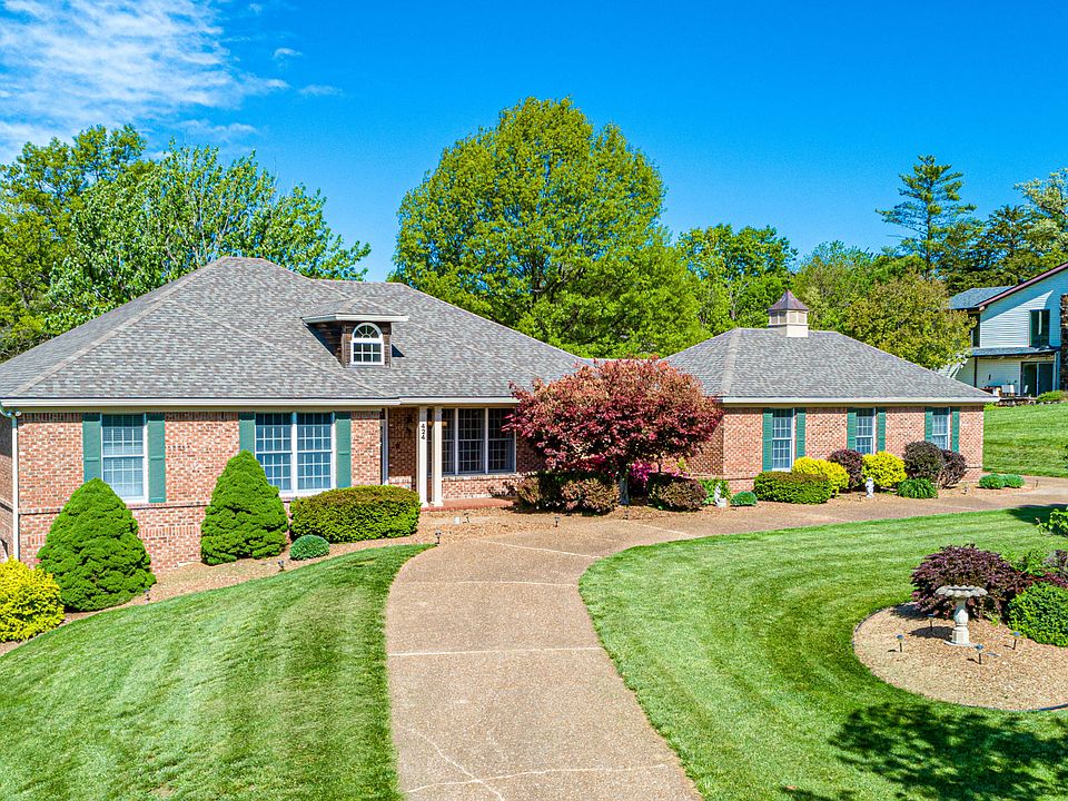 1st image of 424 Valley Park Dr
