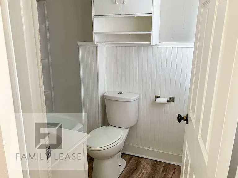2304 E Prairie St — Photo 8