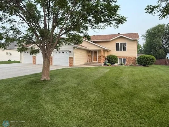 411 Siemers Ct, Breckenridge, MN 56520