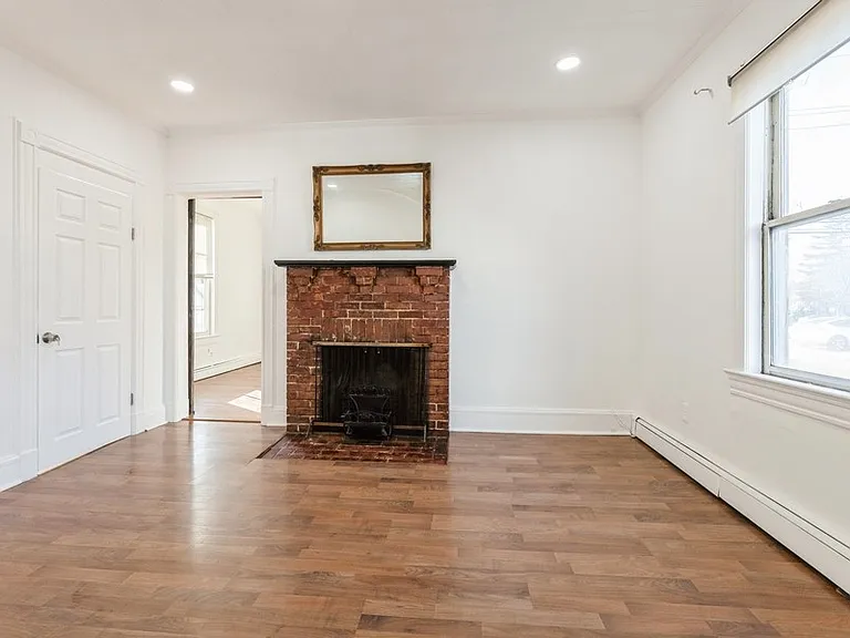 21 Central Ave — Photo 2