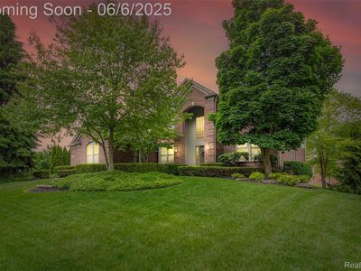 17303 Black Pine Dr, Northville, MI, 48168