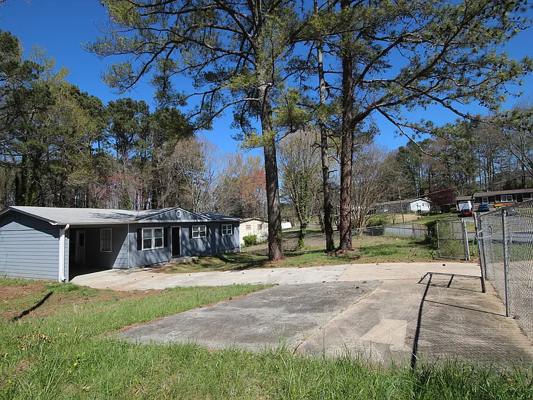 815 Gettysburg Trl NE — Photo 24