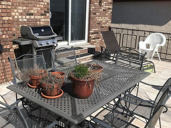 5th image of 405 Tennyson Dr
