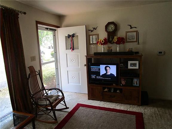 3rd image of 1786 Diana Ave