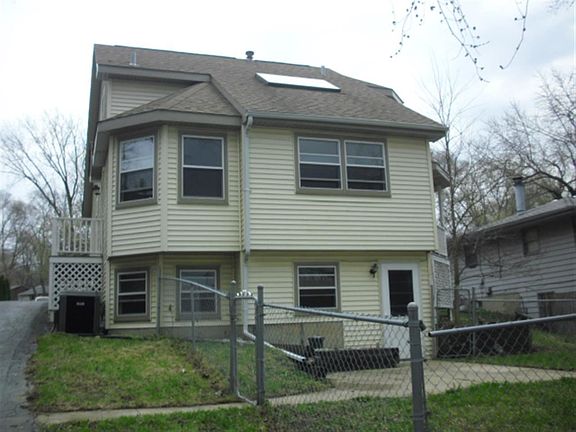 2nd image of 3220 Nadine Ave