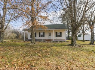 3413 Mealer Rd, Chapel Hill, TN 37034