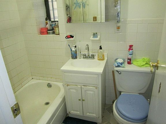 4th image of 95 S 10th St APT 11