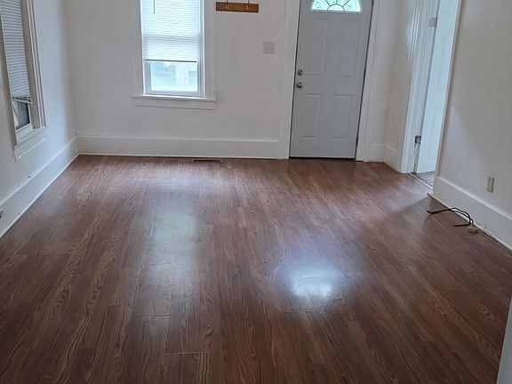 3rd image of 703 Steward Ave