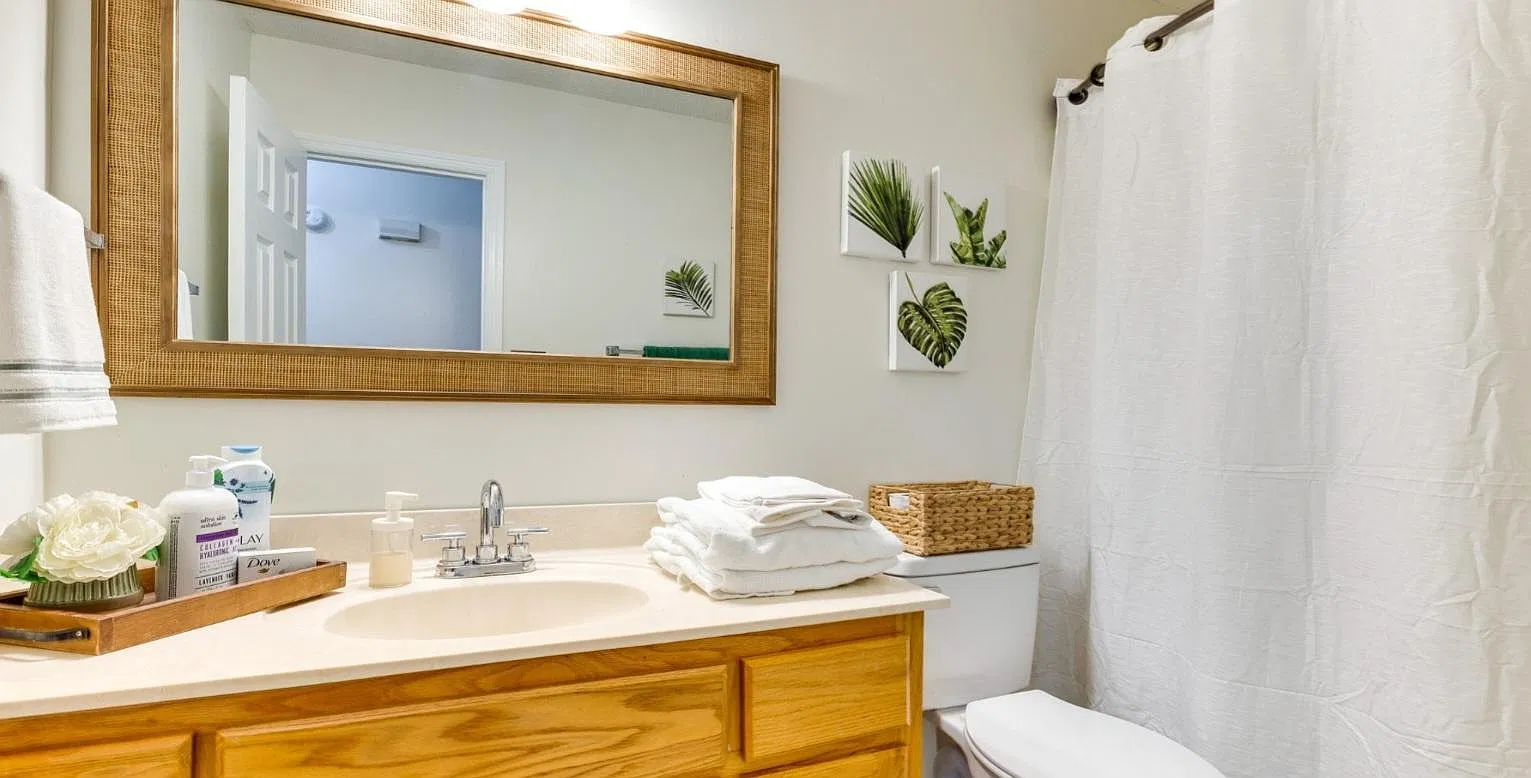 108 Adalene Ln — Photo 2