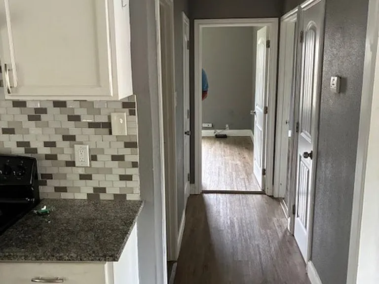 1126 Park Cir — Photo 14