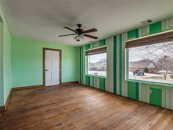 5th image of 120 N Dogwood St