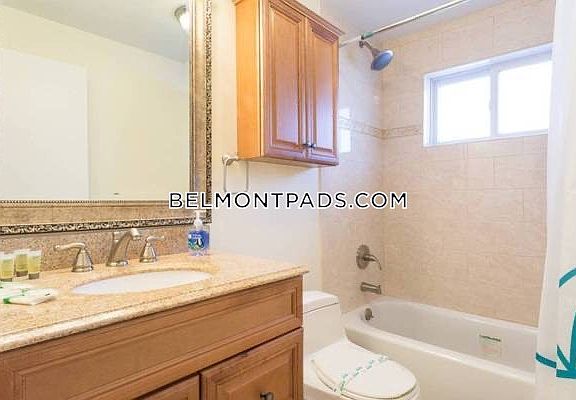 3rd image of 37 Oxford Cir #1