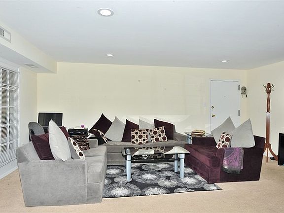 3rd image of 12705 Gordon Blvd APT 43