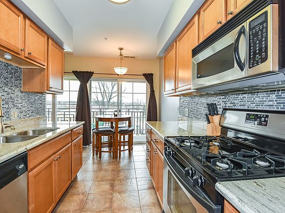 4th image of 17212 S Oak Park Ave #3NE