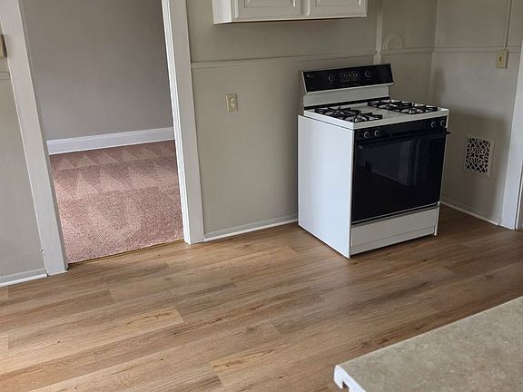 3rd image of 6321 Lansing Ave #4