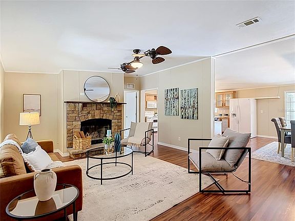 3rd image of 17235 CARLESIMO AVENUE