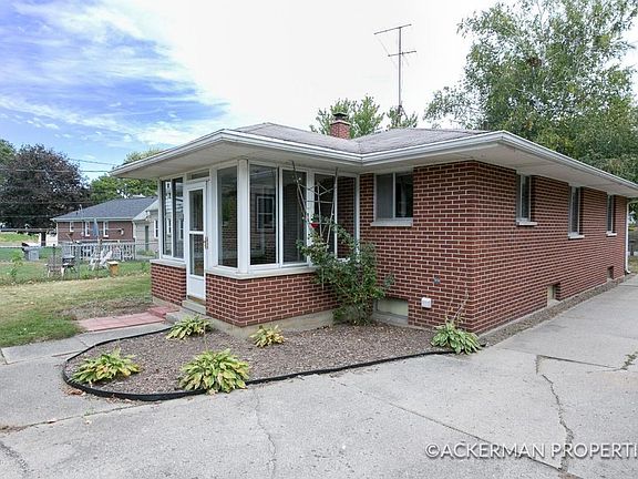 4th image of 551 Shawmut Blvd NW