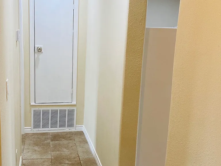 807 Jean St — Photo 11