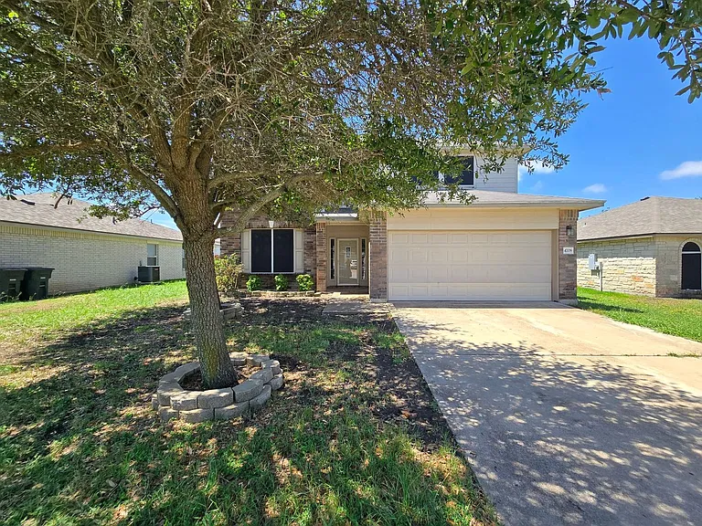 4708 Golden Gate Dr — Photo 1