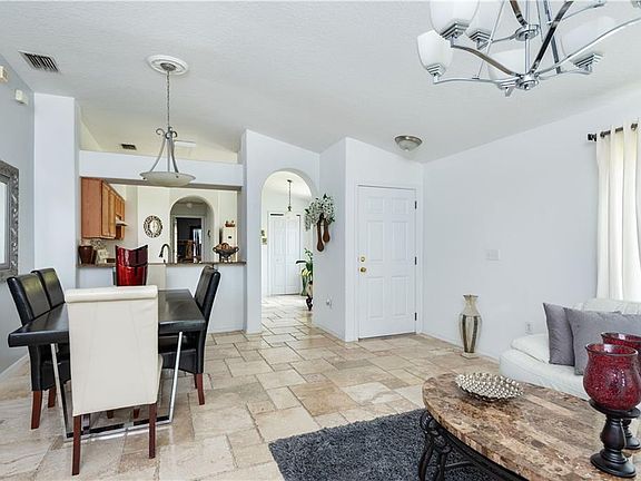 5th image of 31432 Triborough Dr