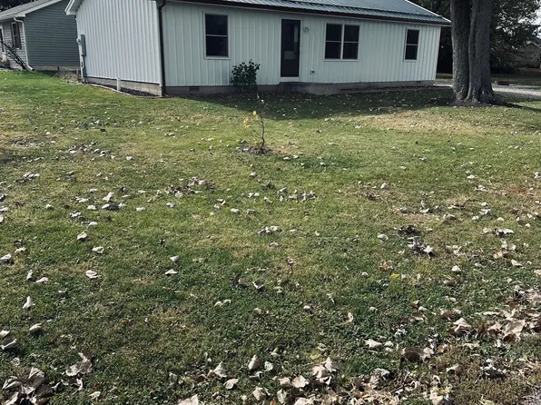 105 E Ross St, Kirklin, IN 46050