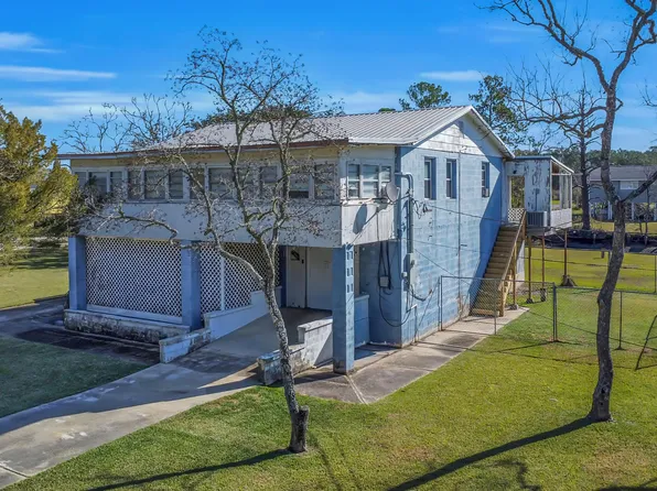 10210 Bayou View Dr, Bay Saint Louis, MS 39520