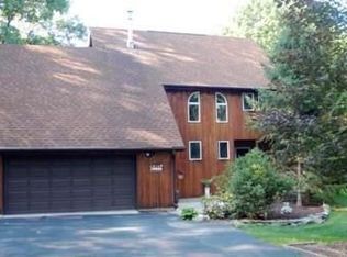 107 Shawnee Dr, Milford, PA 18337