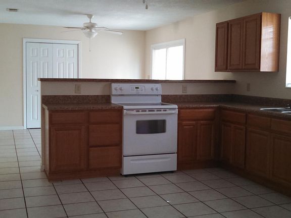 Kitchen - open floor plan into the dining room