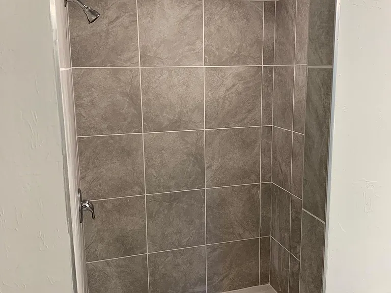 871 Garland St E — Photo 17