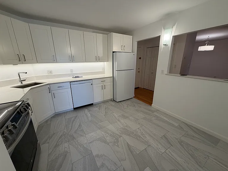 151 Coolidge Ave #404 — Photo 7