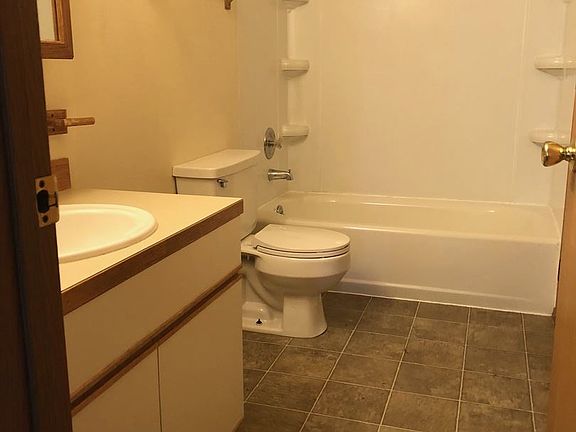 5th image of 635 N Baker Ave APT B