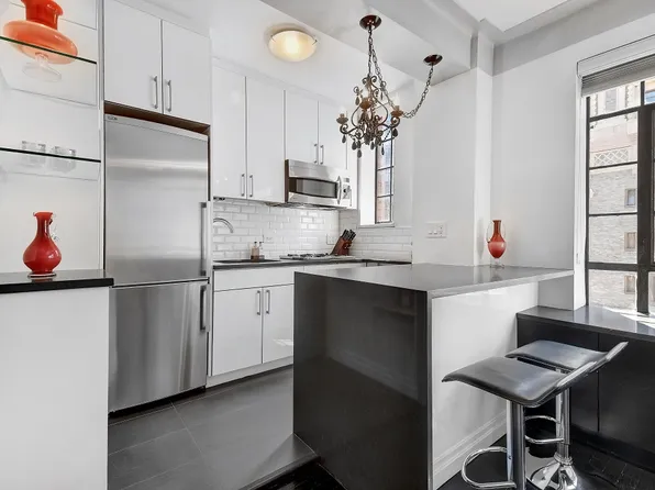 10 Park Avenue image 1 of 9