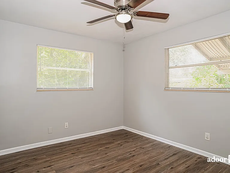 7720 Lazeau Dr — Photo 11
