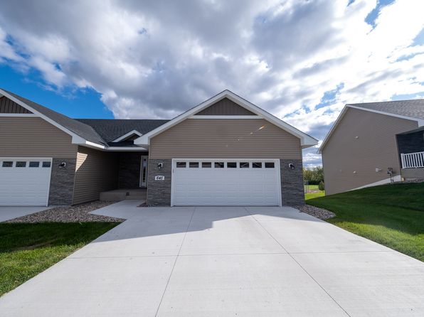 669 4th Circle Dr SE