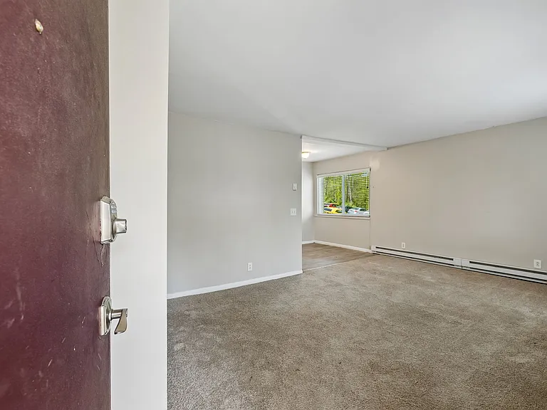 550 Harding Pl #E113 — Photo 3
