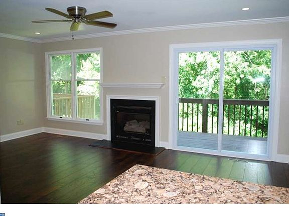 5th image of 38 Lake Tahoe Cir