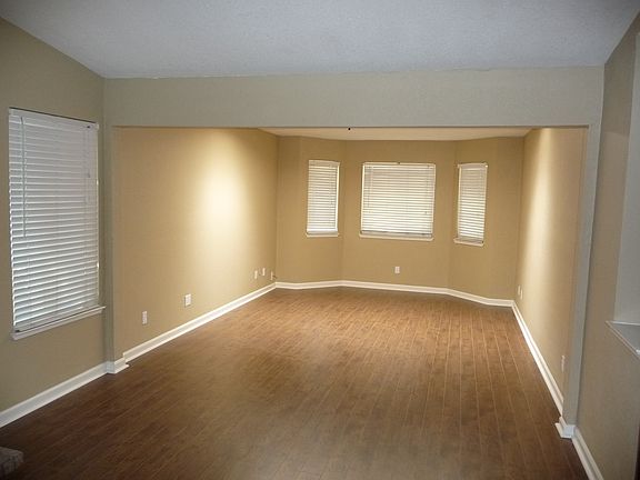 5th image of 2648 Millcreek Dr
