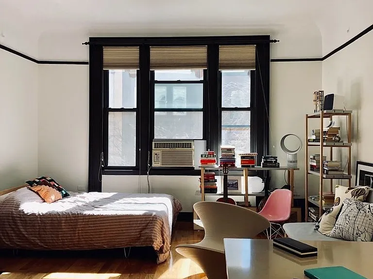 335 W 71st St #2A — Photo 1