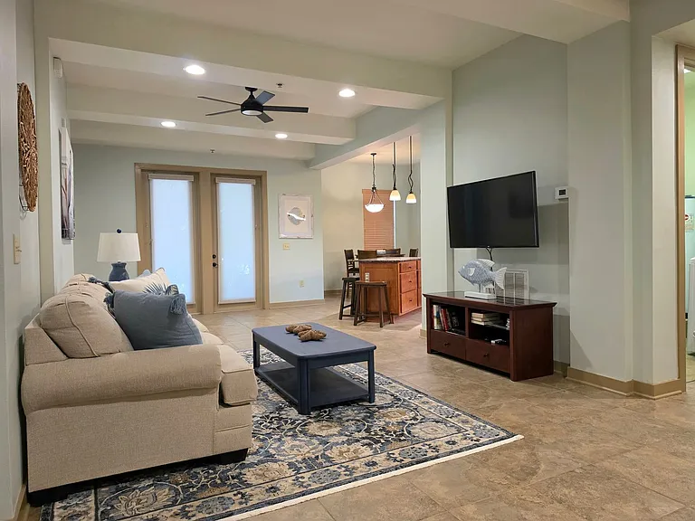1430 Regency Rd #B104 — Photo 2