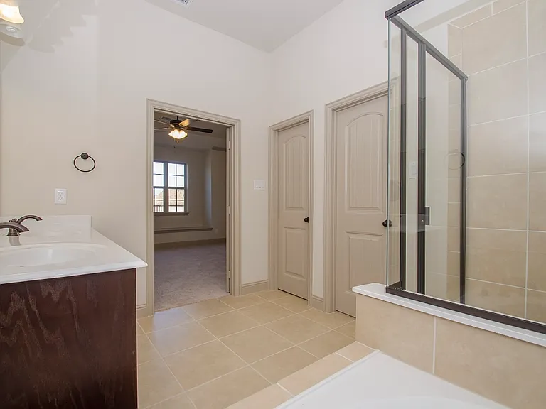 939 Whitehall Dr — Photo 12