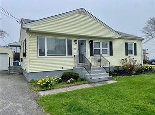 31 Rosedale Ter, Middletown, RI 02842